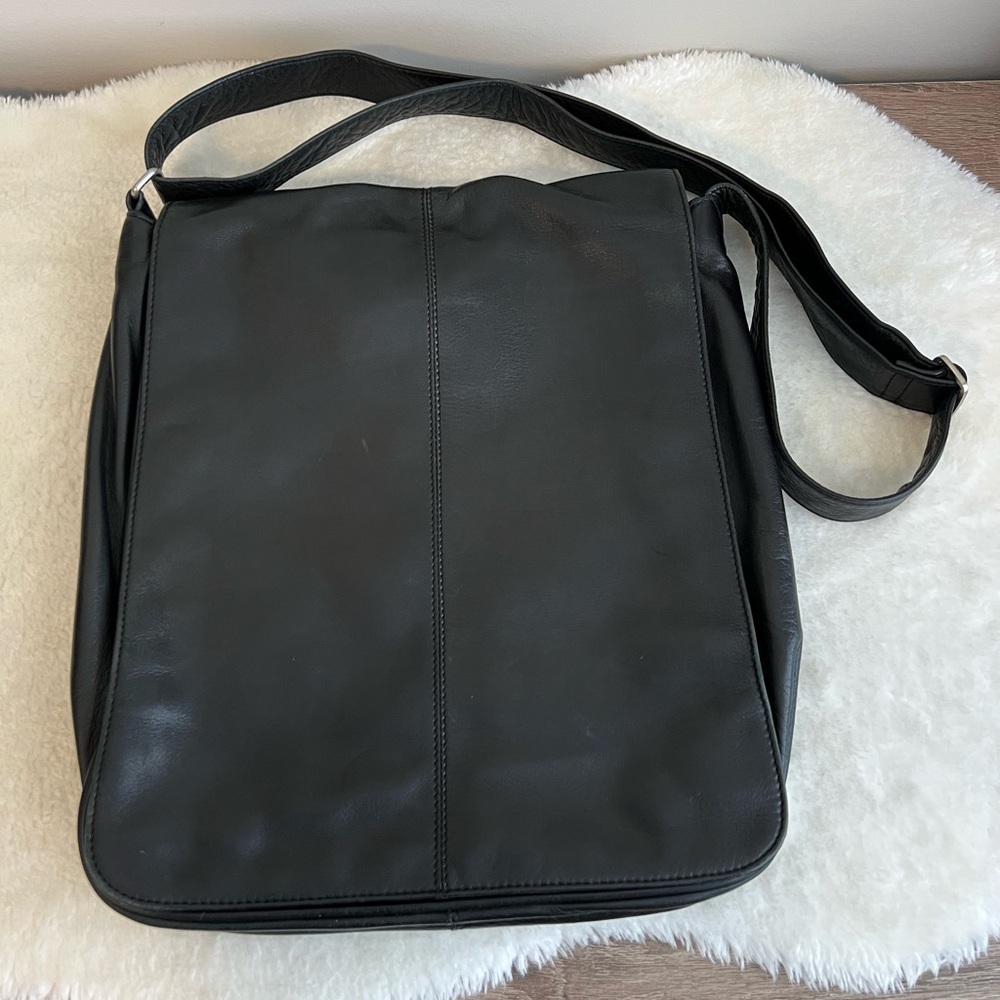 Osgoode Marley Black Leather Men's Shoulder Bag